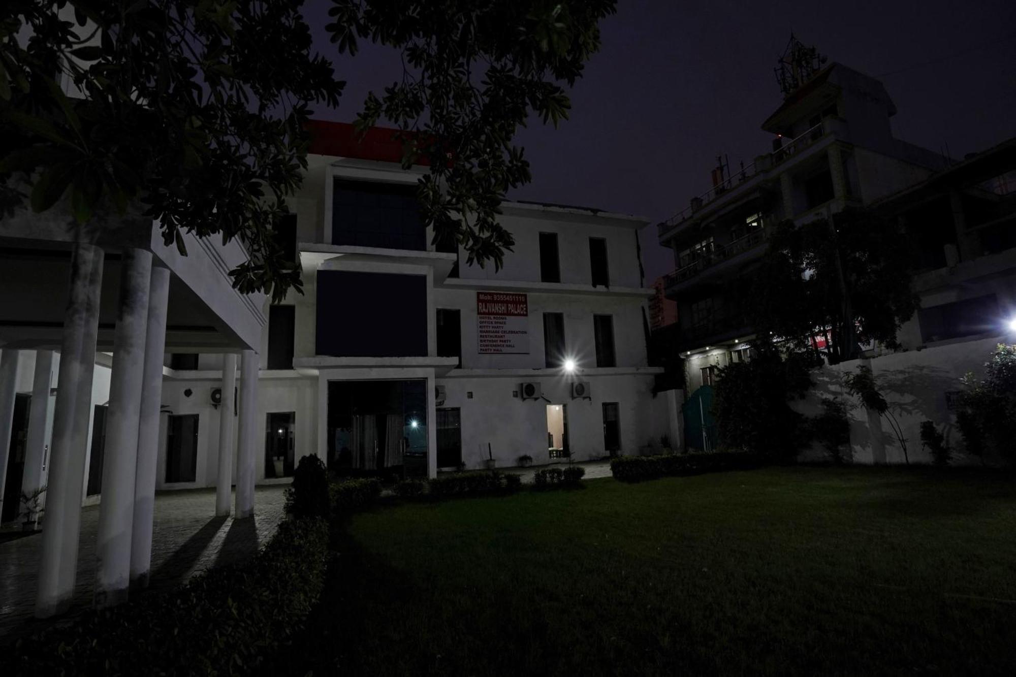 Collection O Rajvanshi Paradise Gurgaon Exterior photo