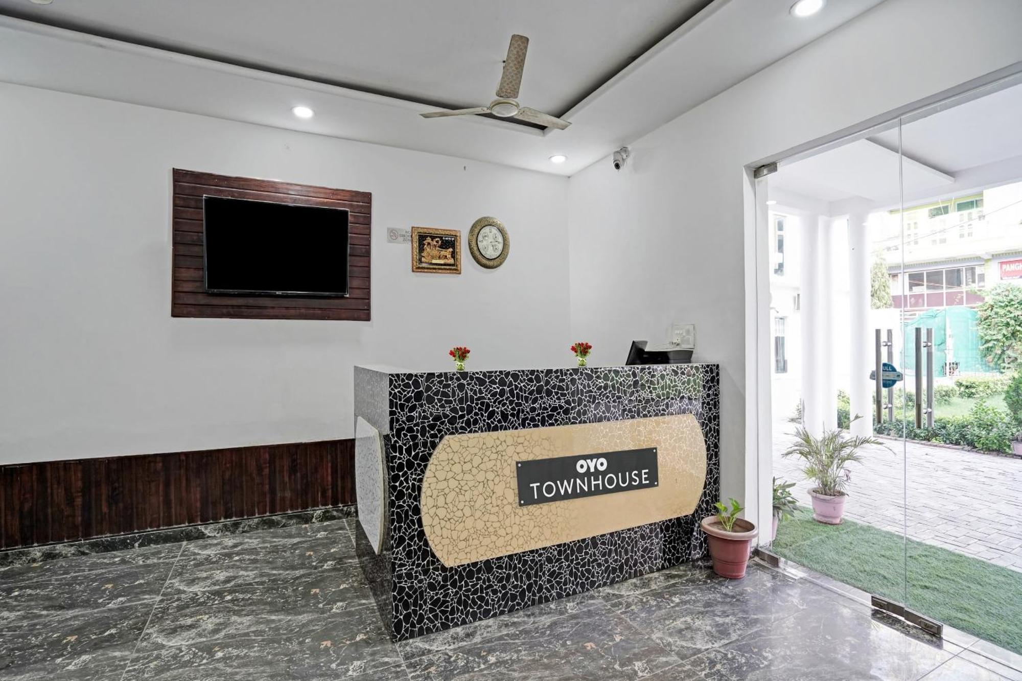 Collection O Rajvanshi Paradise Gurgaon Exterior photo