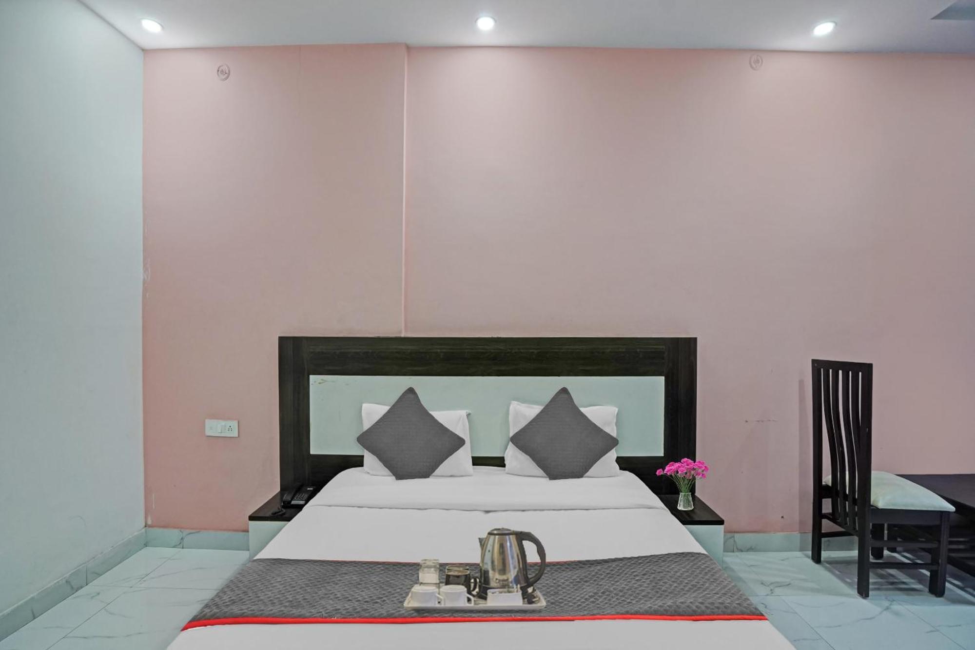 Collection O Rajvanshi Paradise Gurgaon Exterior photo