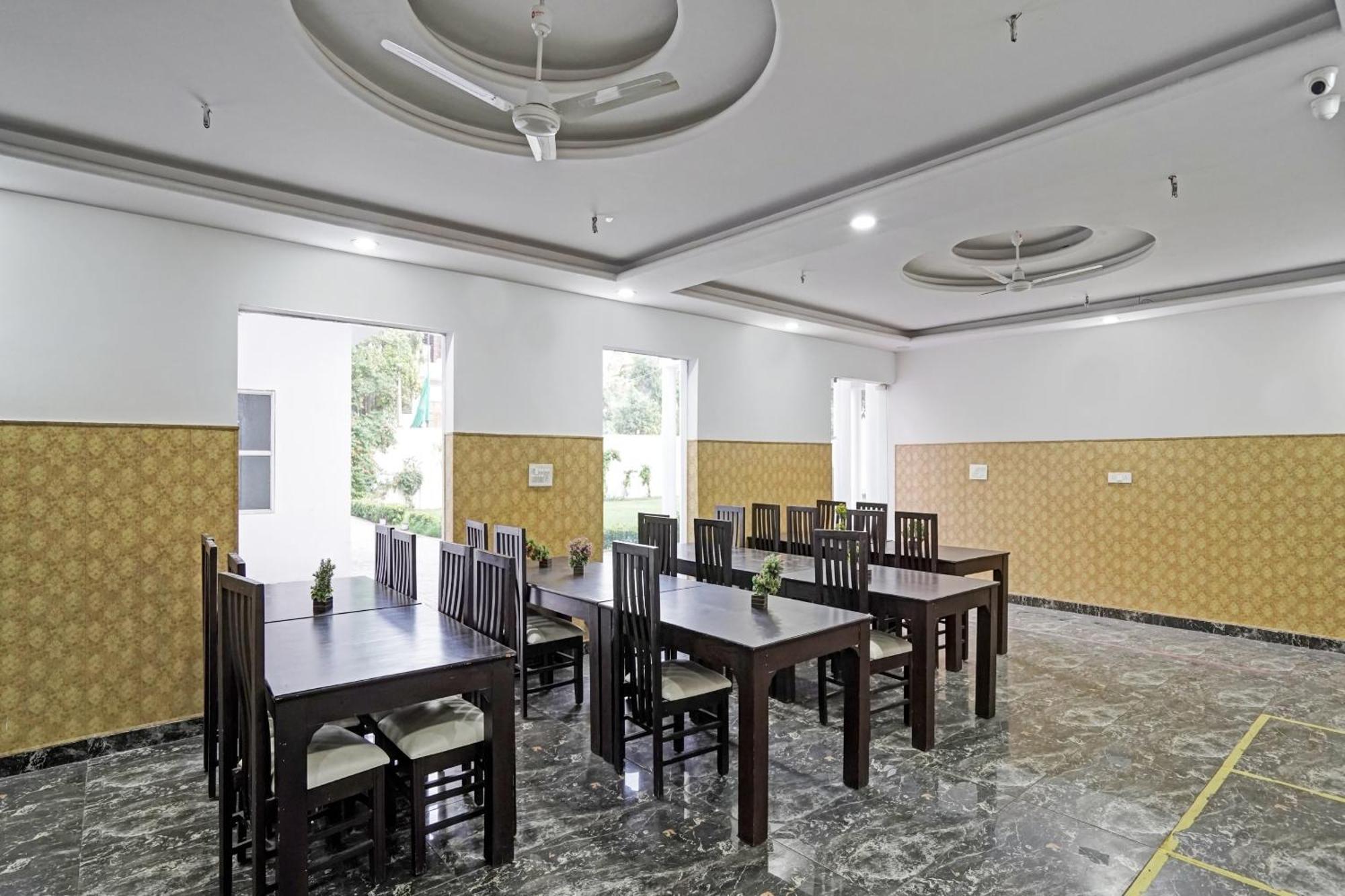 Collection O Rajvanshi Paradise Gurgaon Exterior photo