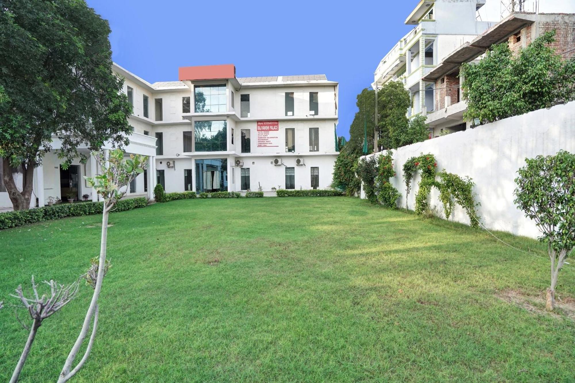 Collection O Rajvanshi Paradise Gurgaon Exterior photo